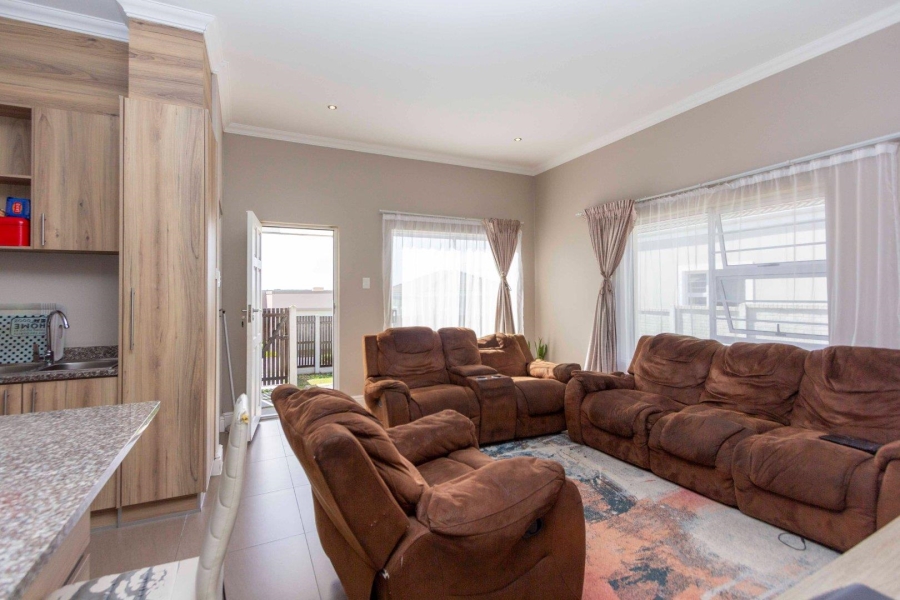 3 Bedroom Property for Sale in Parsonsvlei Eastern Cape